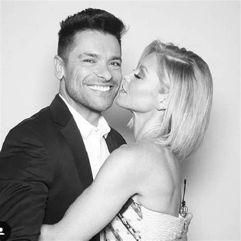 See full list on wealthypersons.com Mark Consuelos - Bio, Age, Net Worth, Height, Married ...