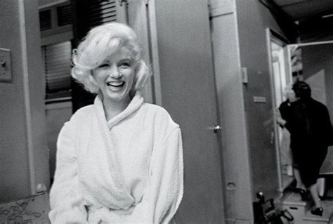 Screen Off Corner Rare Photos Of Marilyn Monroe Without Makeup 2023