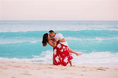 Top More Than 140 Couple Pose For Beach Vn