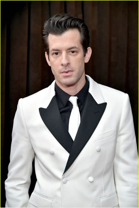 Mark Ronson Goes Shirtless Bares Abs Before Grammys Photo Grammys Mark Ronson