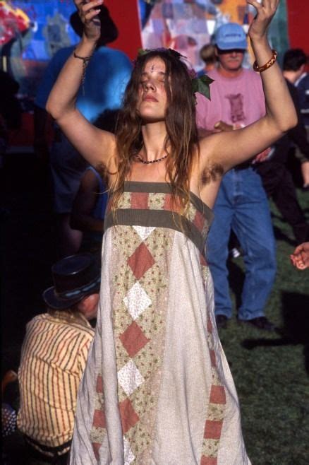 looks hippie hippie love hippie style hippie girls armpit hair women hippie vintage chica