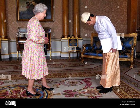 Britains Queen Elizabeth Ii And The Ambassador Of Myanmar Hi Res Stock