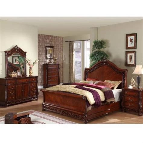 Cherry Wood Brown Luxury Bedroom Furniture Size 146 X 146 X 47 Cm Rs