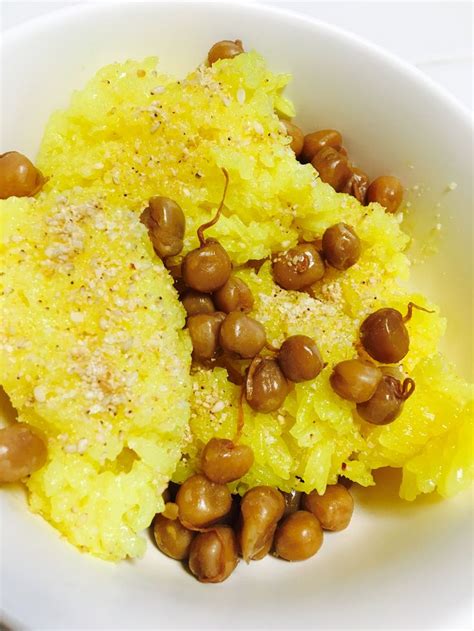 Yellow Sticky Rice With Peas