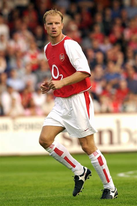 Dennis Bergkamp Of Arsenal In 2002 Futebol Masculino Futebol Masculino