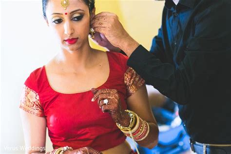 Gorgeous Indian Bride Getting Ready For Wedding Ceremony Maharaniweddings Com Gallery