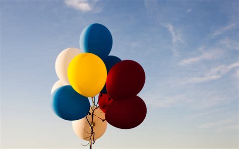 Download Wallpaper Colored Balloons 2560x1600