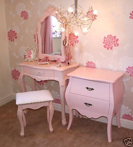 Girls Bedroom Furniture Pamper Your Girl With A Beautiful Room Decorifusta