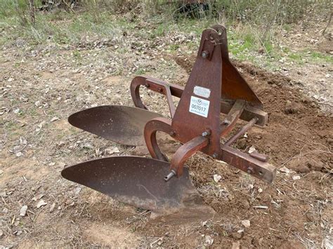Dearborn 3 Pt Two Bottom Plow Gavel Roads Online Auctions