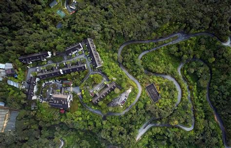 Perched at 1,628 meters above sea level, surrounded by majestic mountains and gentle undulating valleys, equatorial cameron highlands is the only resort situated at the highest accessible point of highlands. A cool stay in Strawberry Park Resort, Cameron Highlands ...