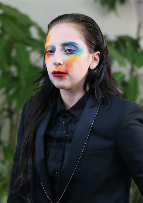 Lady Gaga Rooney Mara And More In This Weeks Best And Worst Beauty Photos Huffpost