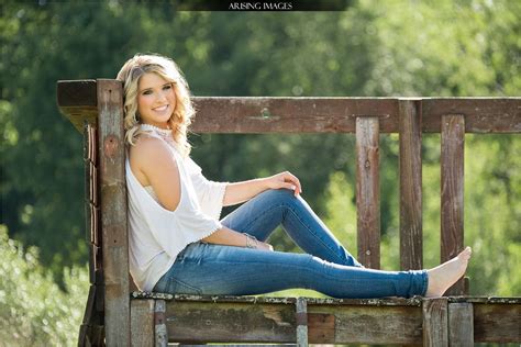 Country Senior Pictures With Morgan