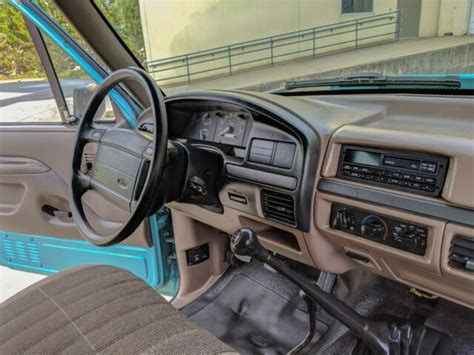 The new interior looks fresh and neat. NO RESERVE 1994 FORD BRONCO DUALLY LOOK!!!!! 95 96 97 2 ...