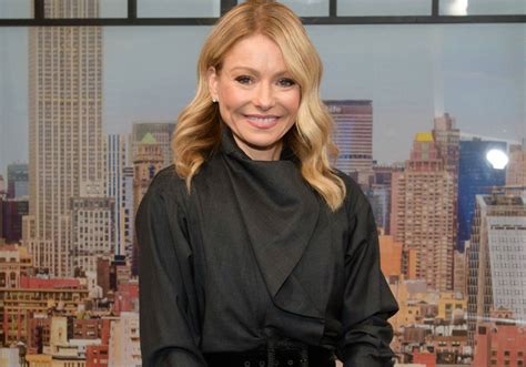 Kelly Ripa Opens Up About Her Decision To Quit Drinking Alcohol In 2020