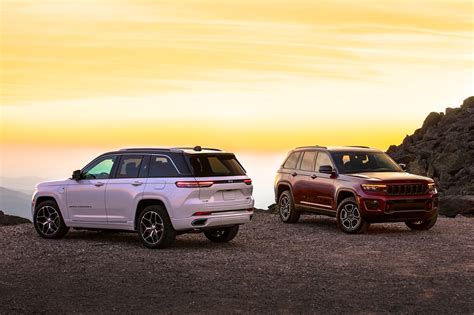 Tackling The Trail In The All New 2022 Jeep Grand Cherokee Edmunds