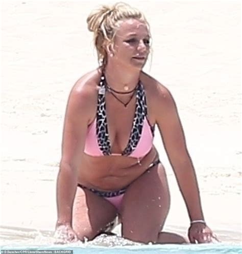 Britney Spears Puts Her Bikini Body On Display During Bahamas Trip