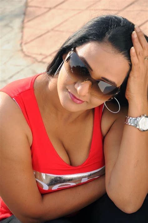 Telugu Tollywood Sexy Character Actress Apoorva Hot In Low Cut Bra Type