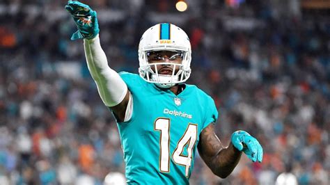 Miami Dolphins Wide Receiver Jarvis Landry Signs Franchise Tender