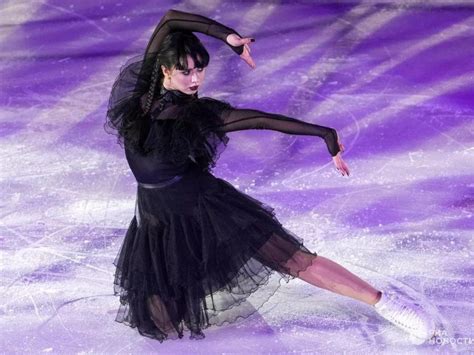 Russian Figure Skater Kamila Valieva Recreated Jenna Ortegas Viral Wednesday Dance On Ice