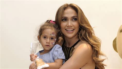 Jennifer Lopezs Daughter Emme Looks Just Like Her