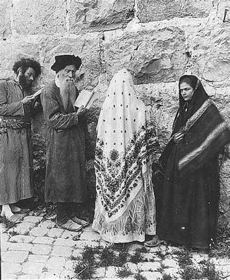 Jewish Men And Women In The Levant Circa 1908 Jewish Womens Archive