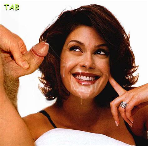 Teri Hatcher Showing Her Pussy And Tits And Fucking Hard Porn Pictures
