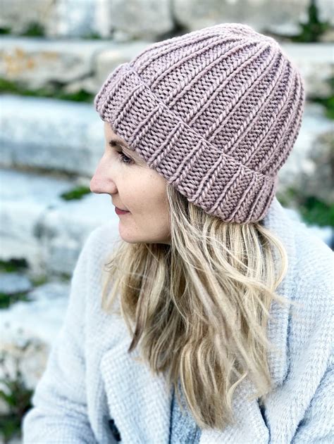 How To Knit A Hat With Straight Needles Knit Beanie Pattern Knitted Hat Patterns Free Women