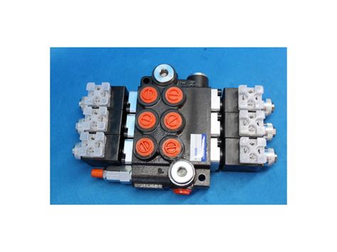 Three Spool Hydraulic Directional Control Valve For Tractors