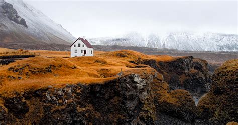 20 Little Lonely Houses For The Solitary Soul Bored Panda