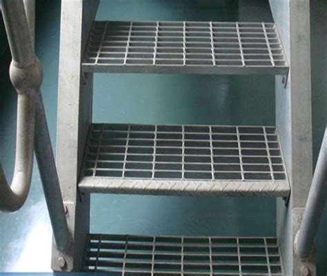 Galvanized Stair Treads Galvanized Steel Grating Stair Tread