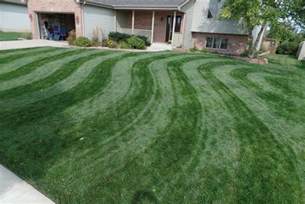 Mowing Stripes In Lawn The S Curve Or Wave Pattern Youtube