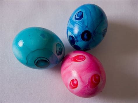 How To Paint Plastic Easter Eggs Ehow