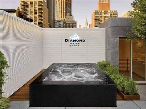 Stainless Steel Infinity Edge Spa Hot Tub By Diamond Spas