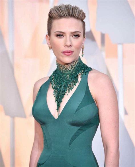 Scarlett Johansson Si Sposata Venerd Con Colin Jost