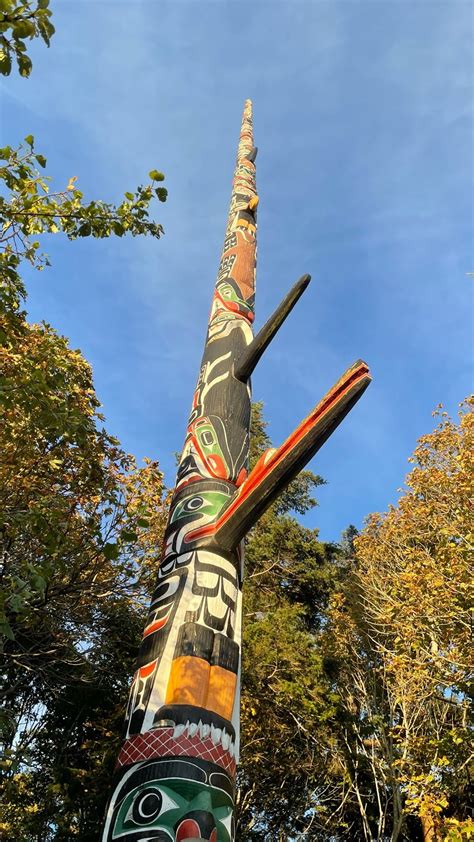 Worlds Tallest Totem Pole Circle Dr Victoria Bc Historical Places