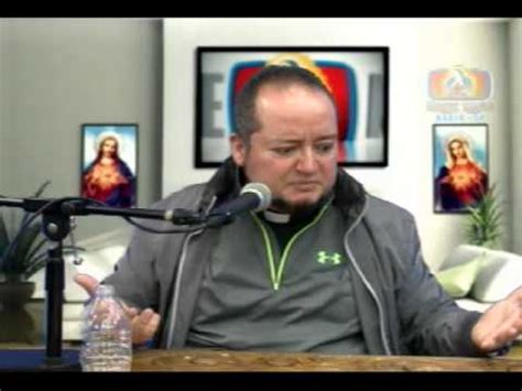 El padre juan gonzalo callejas, habla acerca de su vida y como pasó de una vida alejada de dios al sacerdocio. Entrevista con el padre Juan Callejas - Montemaria Radio ...