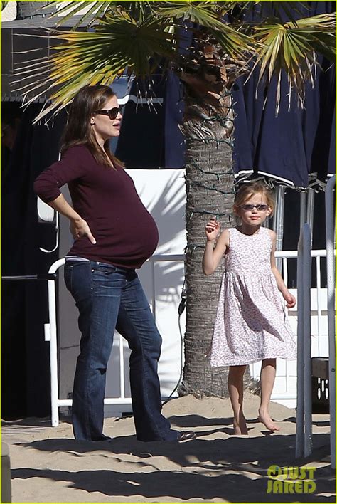 Jennifer Garner Flaunts Her Baby Bump Photo 2625471 Ben Affleck