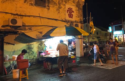 How did the founders of fei zhu lok lok react to online comments? LOK LOK: The Ultimate Late-night Street Food in Penang ...