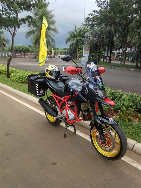 Meski dalam keterangan dalam grou masih 80% tapi tampilannya sudah cuk. Vixion modif touring: New Vixion modifikasi touring