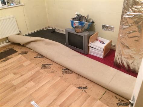 Laying Vinyl Flooring Over Carpet Flooring Tips