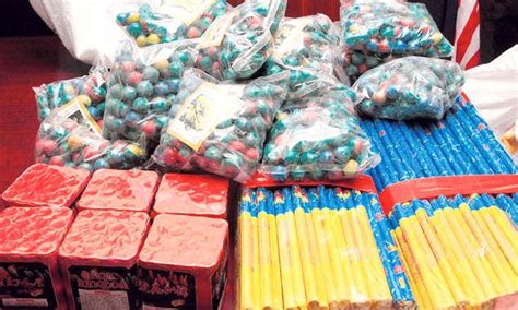 Calque of chinese 火花 (huǒhuā, spark, literally fire + flower) or japanese 火花 (hibana, spark, literally fire + flower). Dah Tua Tapi Degil. Bahana Mercun dan Bunga Api.