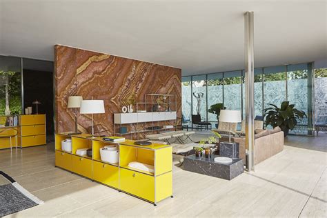 Mies van der rohe barcelona chairs in the pavilion in barcelona that were used as royal thrones. Padiglione Barcellona Mies Van Der Rohe