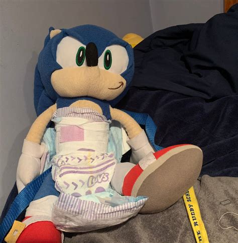 Sonic Laying His Diapers By Drakeofthe99dragons On Deviantart