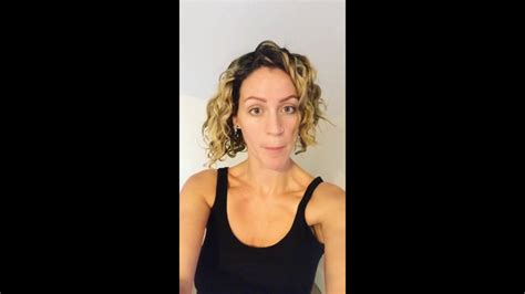 Refreshing your curls is a technique that every natural should have in their back pocket. How To Refresh 2nd Day Hair/curls - YouTube