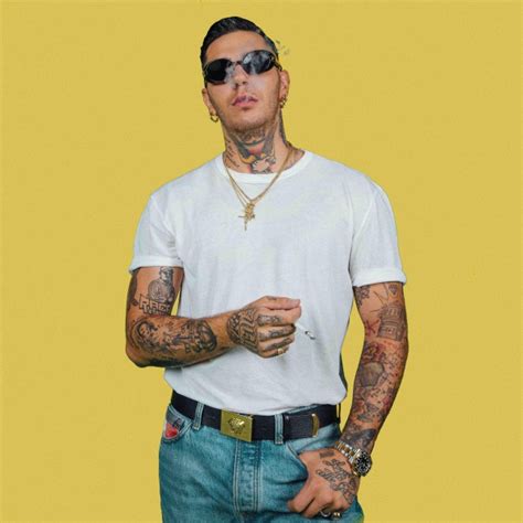 La polizia ha usato idranti e lacrimogeni per disperdere i manifestanti. Emis Killa, torna e si trasforma con il singolo Rollercoaster
