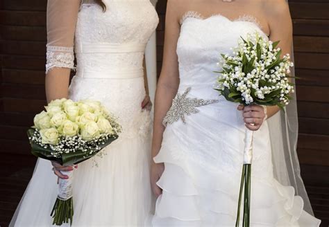 Rusijoje Pora įregistravo „pirmąją Tos Pačios Lyties Asmenų Santuoką“ Delfi