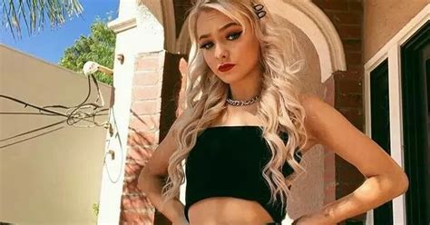 Know famedstar zoe laverne info such as her biography,wiki,body statistics,height,weight zoe laverne is an american famed star who gained huge fame through music creating app, musical.ly. ZOE LAVERNE (TIK TOK STAR) BIOGRAPHY, BOYFRIEND, AGE ...