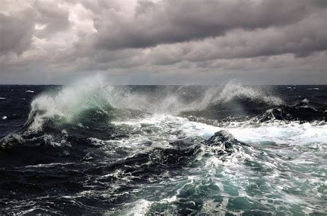 How To Describe The Sea In A Storm