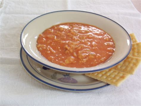 This tasty bread is low in saturated fat and cholesterol, thanks to the small amount of oil and egg used. Low-Fat Salmon Bisque Recipe - Genius Kitchen