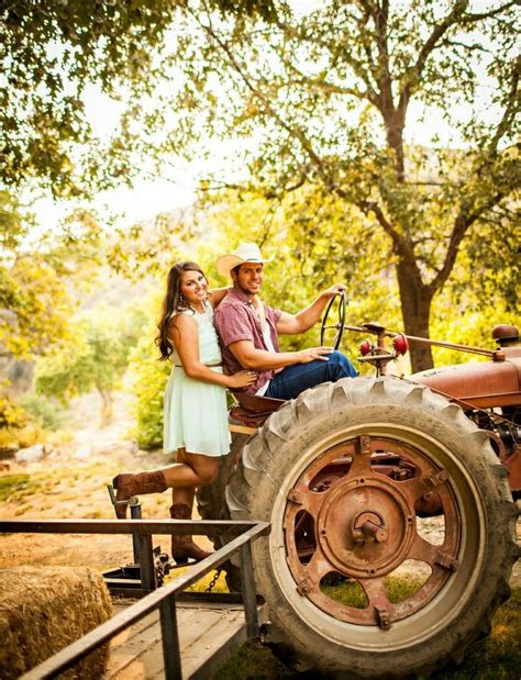 Pin By Alyssa Spurgeon On Love Part 2 Engagement Photos Country